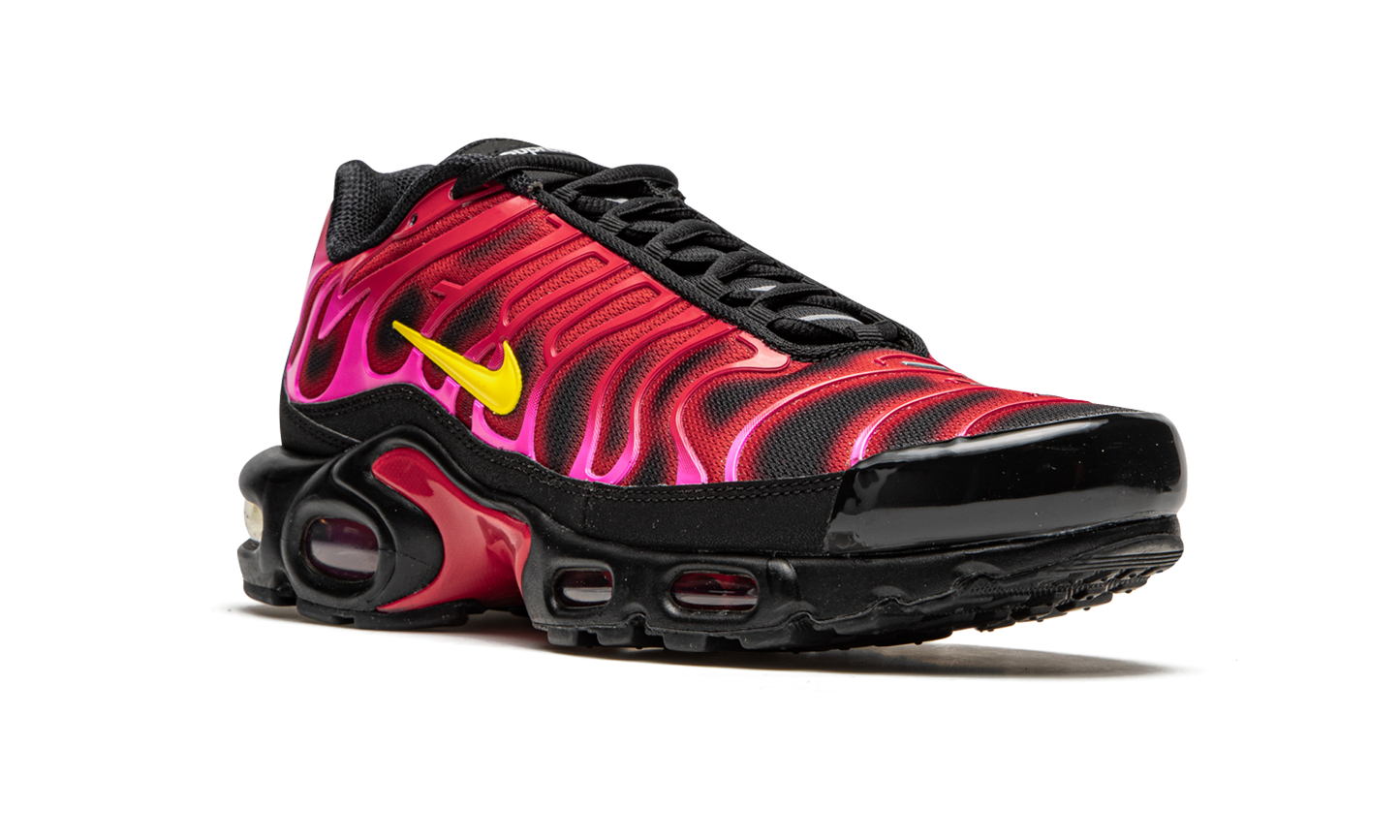 Nike Air Max Plus TN "Supreme - Black / Red" DA1472 600