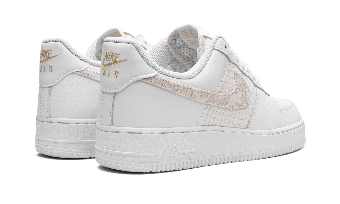 Nike AIR FORCE 1 '07 SE MNS WMNS Flower Swoosh DO9458 100