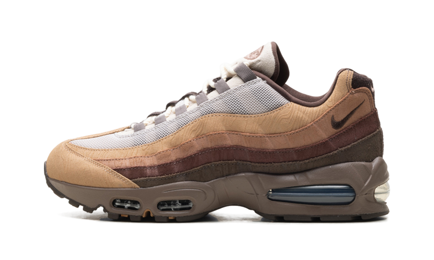 Nike Air Max 95 "Big Bubble Ducks of a Feather Oregon Ducks Lumber Yard" IQ3988 001