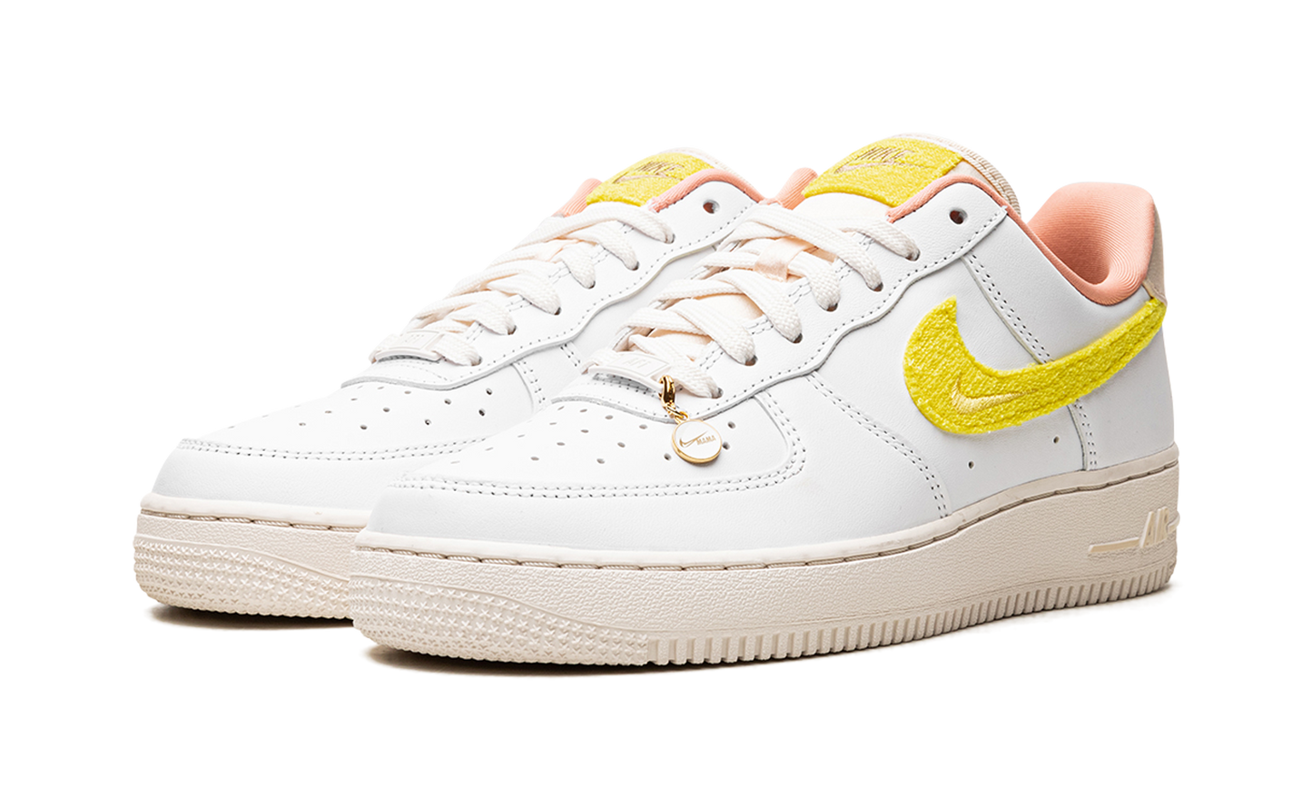 Nike AIR FORCE 1 '07 LX WMNS DV2183 100