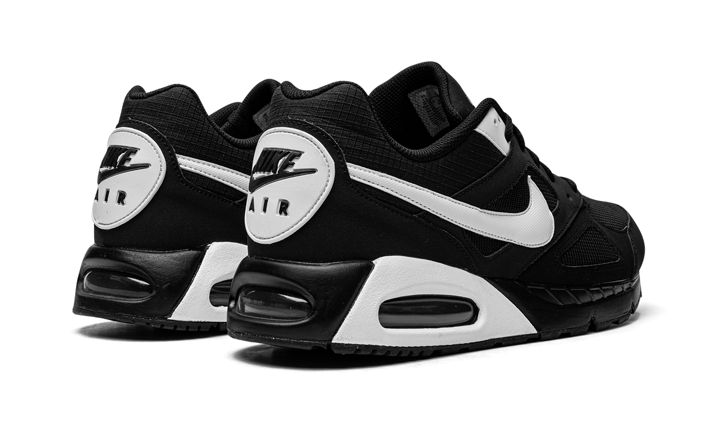 Nike Air Max IVO 580518 011