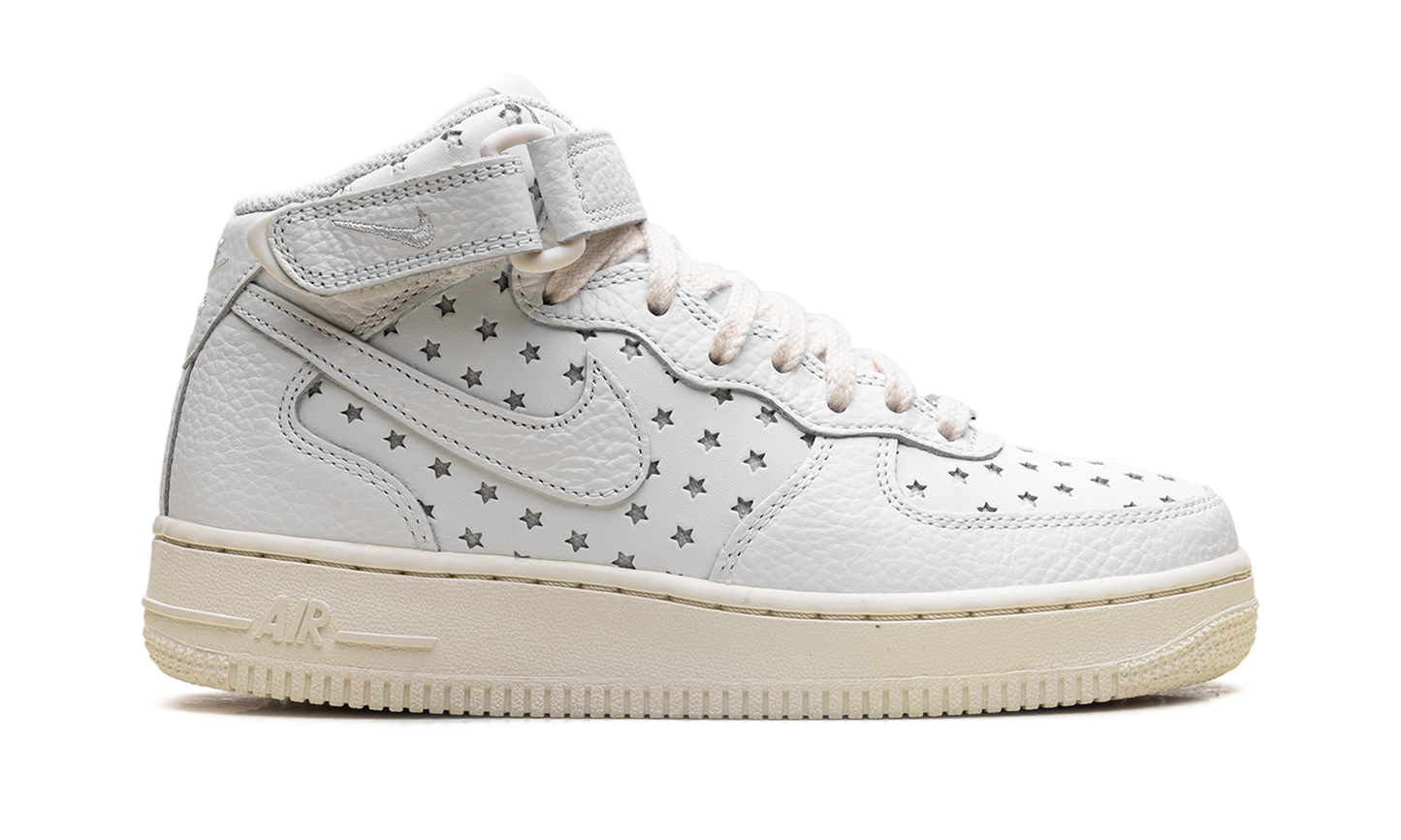 Nike AIR FORCE 1 MID WMNS CUT OUT STARS DV3451 100