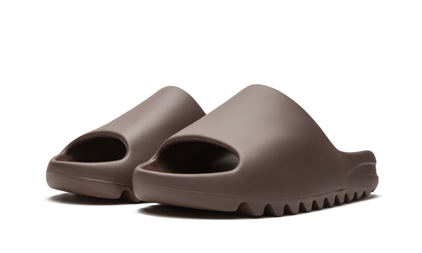 Yeezy Slide "Soot" G55495
