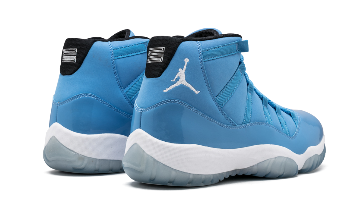 Air Jordan 11 Retro Pantone 689479 405