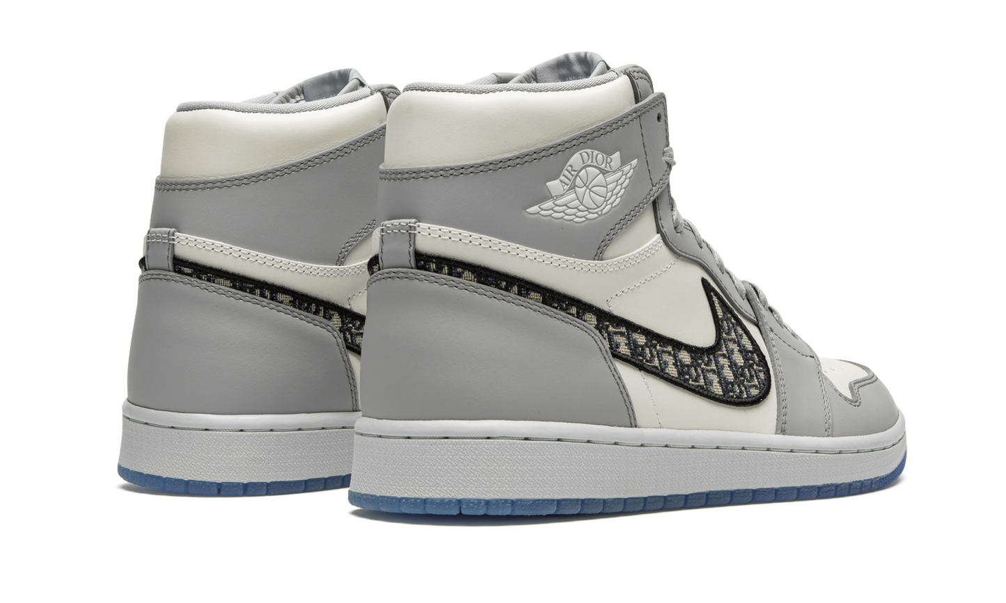 Air Jordan 1 Retro High Dior CN8607 002