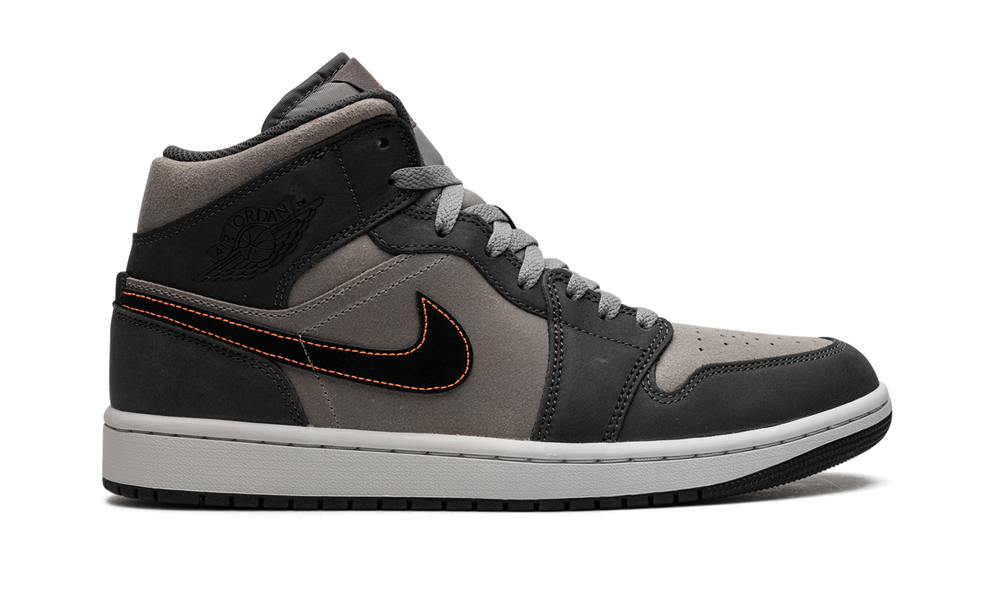 Air Jordan 1 Mid SE Night Stadium FQ8338 017