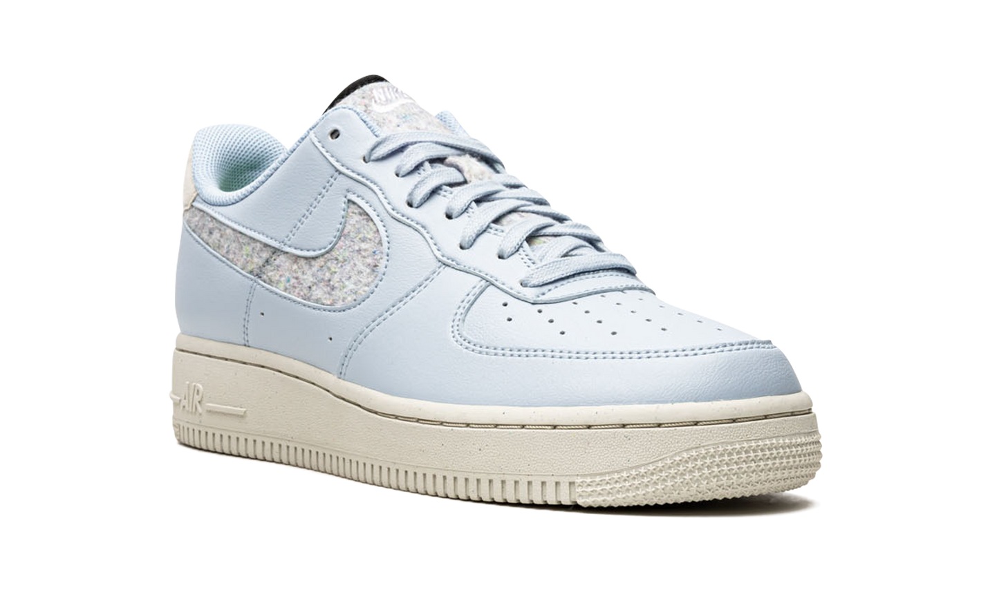 Nike AIR FORCE 1 LO 07 SE () WMNS Light Armory Blue