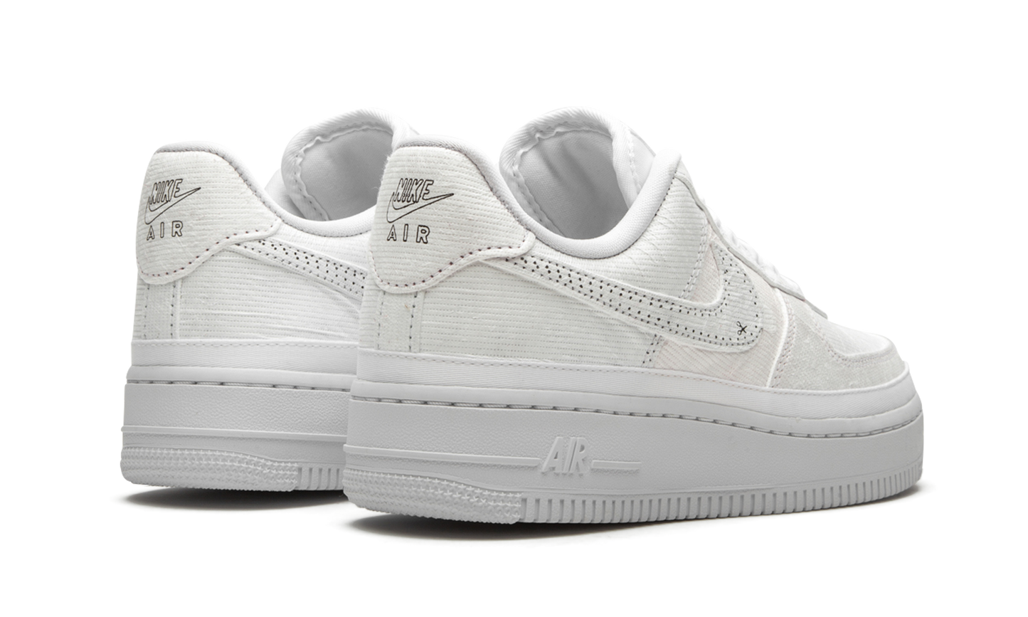 Nike AIR FORCE 1 LO LX WMNS Reveal - Black Swoosh CJ1650 100