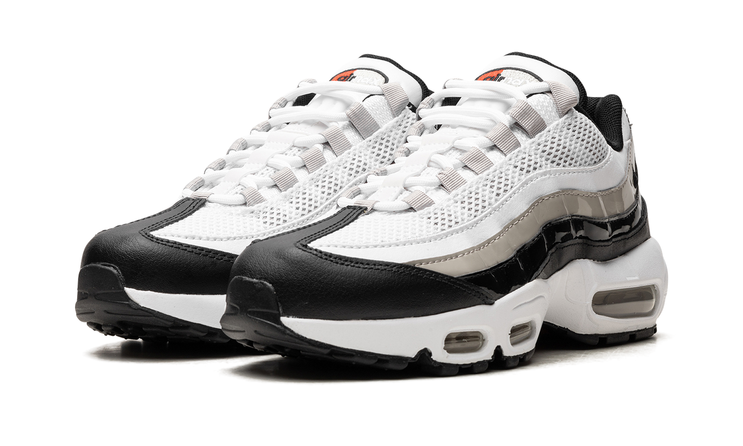 Nike AIR MAX 95 WMNS "Light Iron Ore / Black Patent" DR2550 100