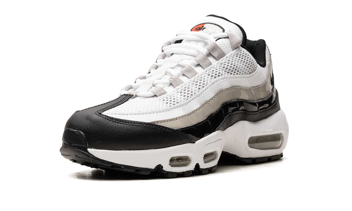 Nike AIR MAX 95 WMNS "Light Iron Ore / Black Patent" DR2550 100